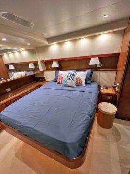 
										BERTRAM CONVERTIBLE 57 full									