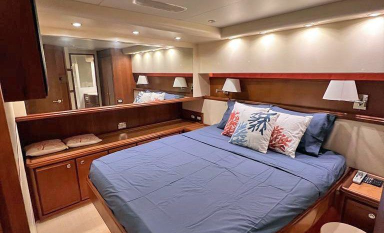 
								BERTRAM CONVERTIBLE 57 full									