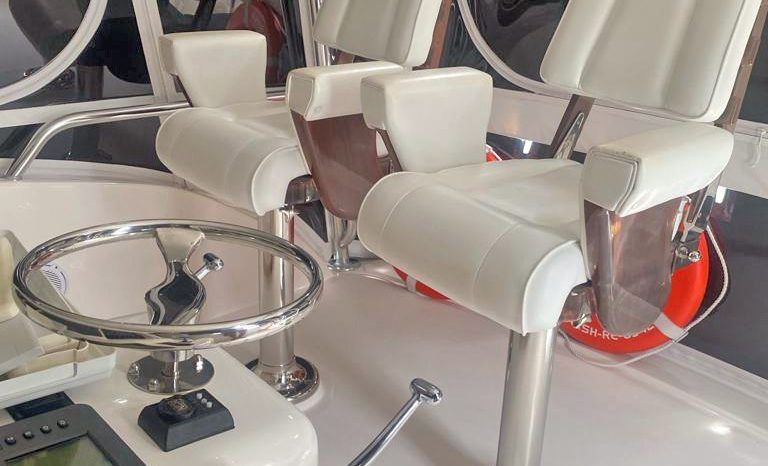 
								BERTRAM CONVERTIBLE 57 full									