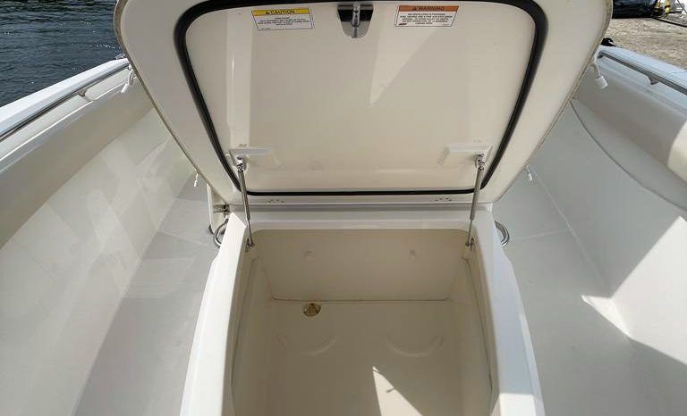 BOSTON WHALER 280 OUTRAGE 28 full