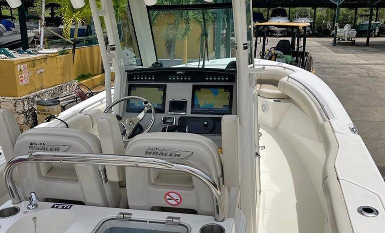 BOSTON WHALER 280 OUTRAGE 28 full