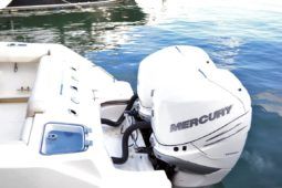 BOSTON WHALER 280 OUTRAGE 28 full