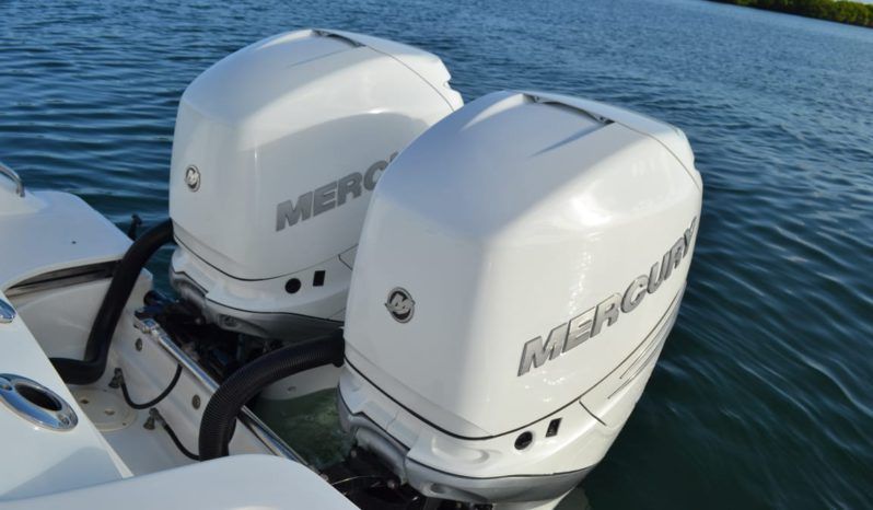 BOSTON WHALER 280 OUTRAGE 28 full