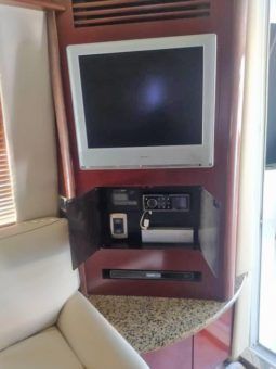 SEA RAY SEDAN BRIDGE 44 full