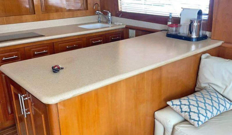 
								HATTERAS CONVERTIBLE 50 full									