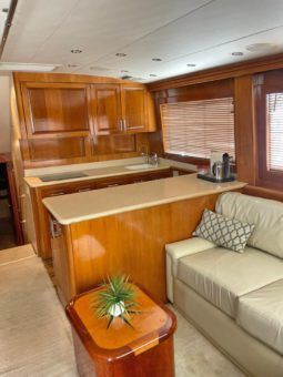 
										HATTERAS CONVERTIBLE 50 full									