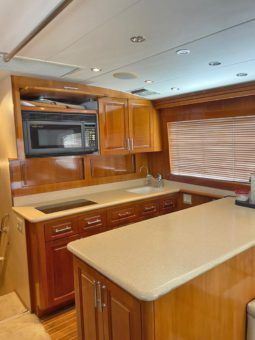 
										HATTERAS CONVERTIBLE 50 full									