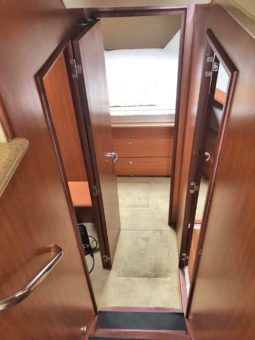 
										LUHRS CONVERTIBLE 35 full									