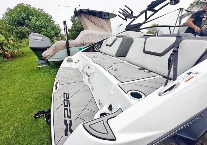 
								YAMAHA 252 XE 25 full									