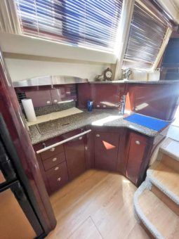SEA RAY SEDAN BRIDGE 44 full