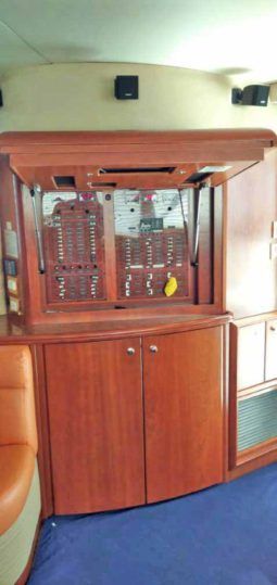 
										SILVERTON CONVERTIBLE 50 full									