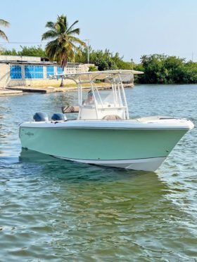 SAILFISH 2360 CENTER CONSOLE 23
