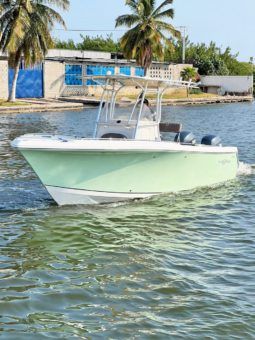 SAILFISH 2360 CENTER CONSOLE 23 full