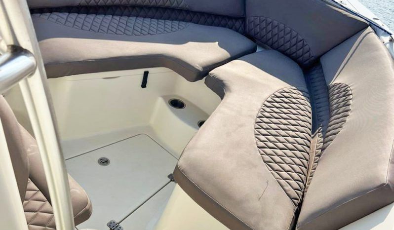 SAILFISH 2360 CENTER CONSOLE 23 full