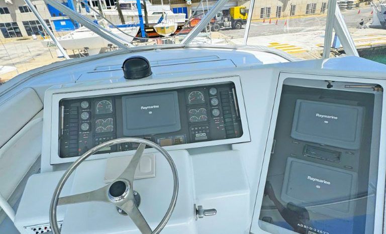 
								HATTERAS 60 full									