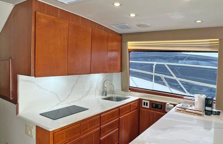 
								HATTERAS CONVERTIBLE 50 full									