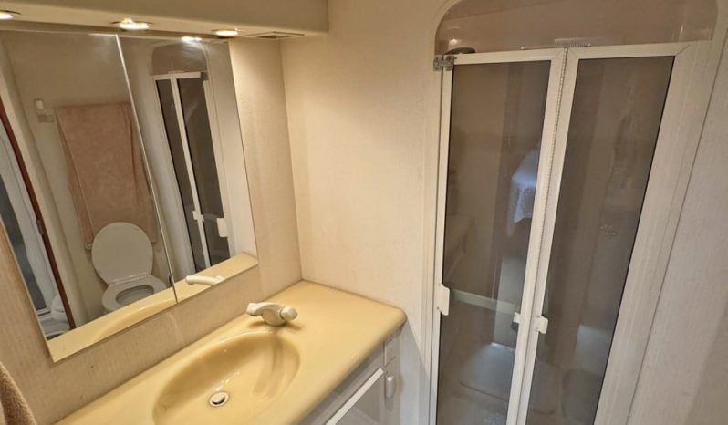 VIKING CONVERTIBLE 58 full