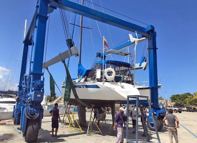 VELERO BENETEAUR FIRTS 35 full