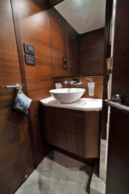 
										PRINCESS V 65 full									