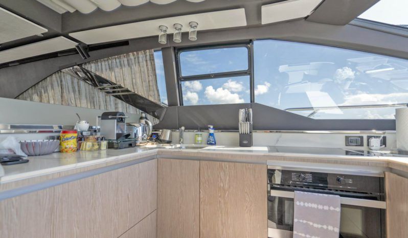 
								AZIMUT S 70 full									