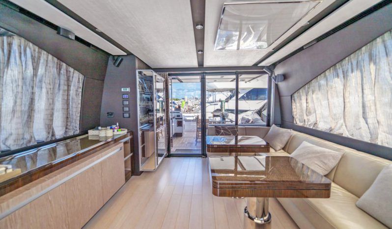 
								AZIMUT S 70 full									