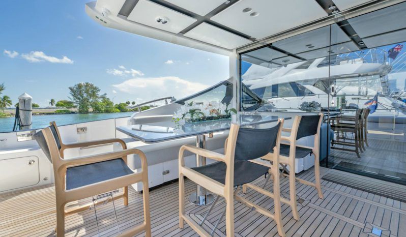 
								AZIMUT S 70 full									