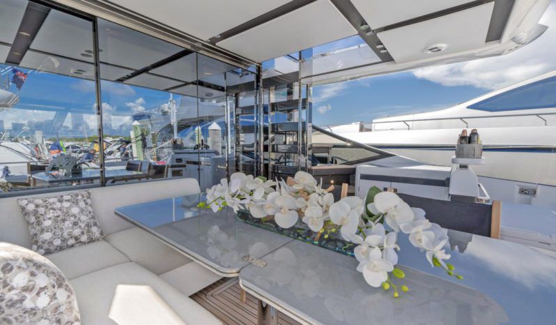 
								AZIMUT S 70 full									