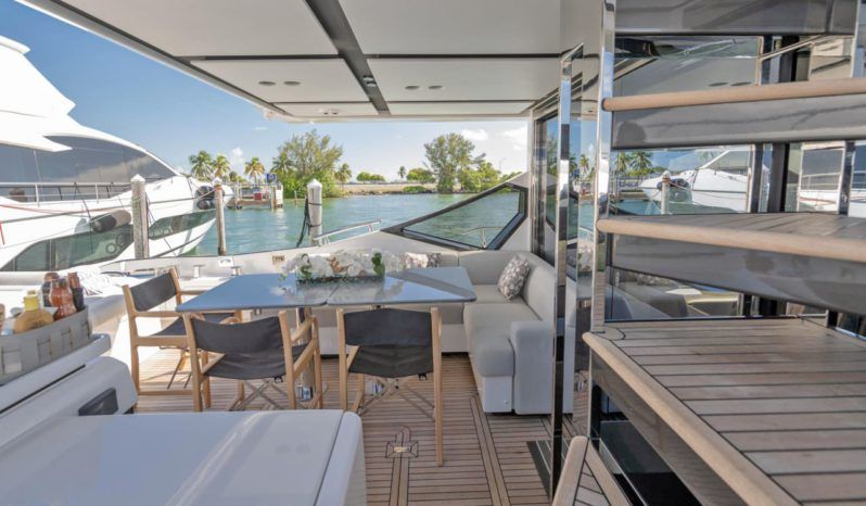 
								AZIMUT S 70 full									