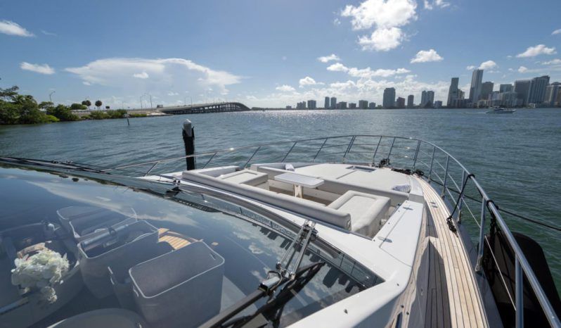 
								AZIMUT S 70 full									