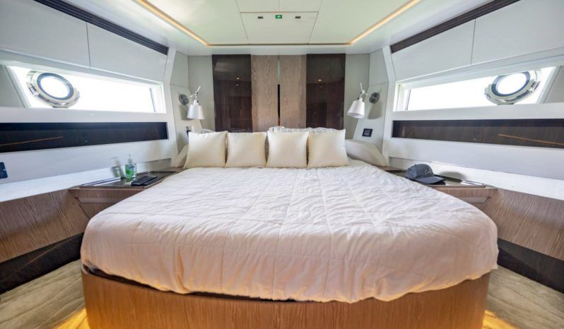 
								AZIMUT S 70 full									