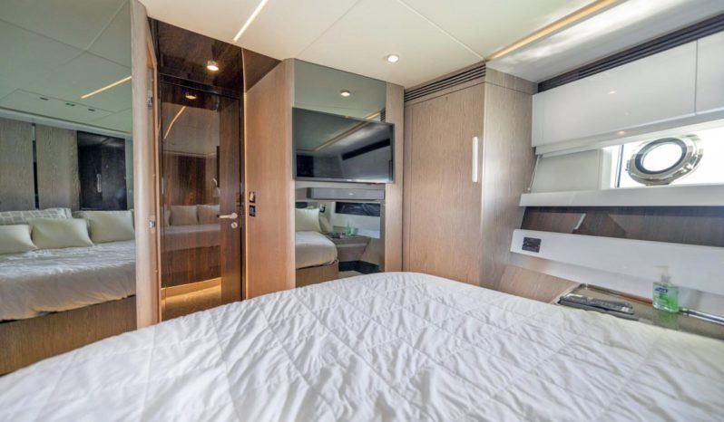 
								AZIMUT S 70 full									