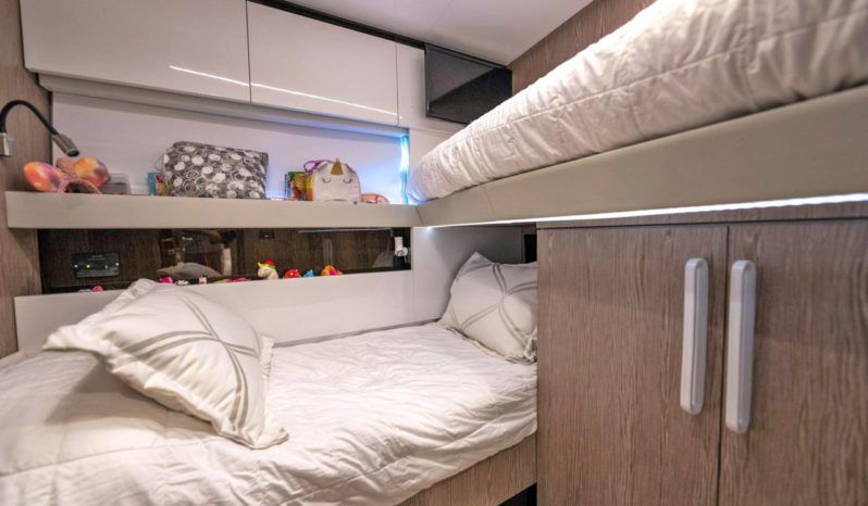 
								AZIMUT S 70 full									