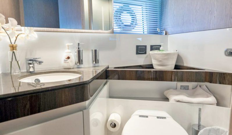 
								AZIMUT S 70 full									