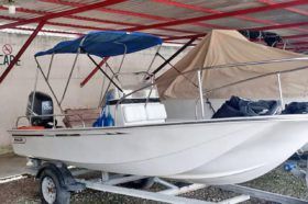 BOSTON WHALER MONTAUK 17.5