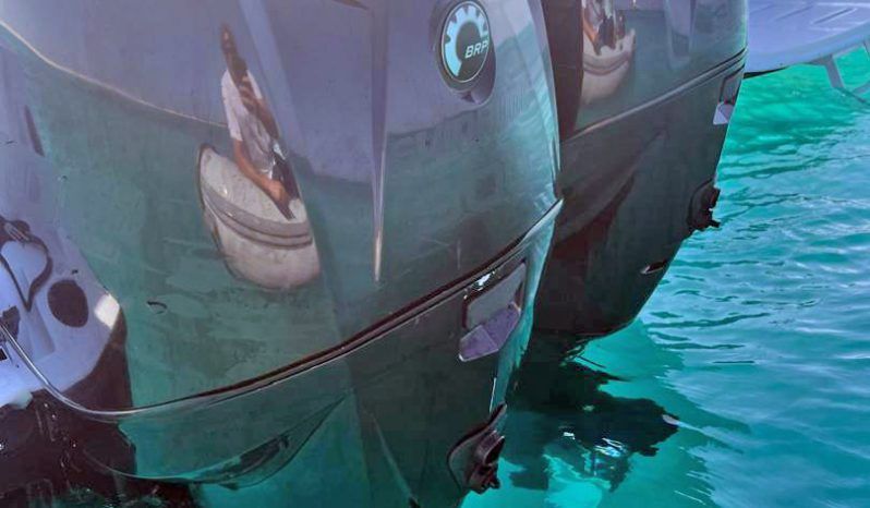 
								PAREJA MOTORES EVINRUDE E-TEC 300 HP full									