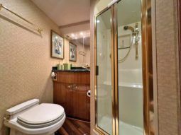 
										VIKING ENCLOSED BRIDGE 56 full									