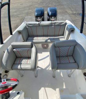 COMMANDER 28