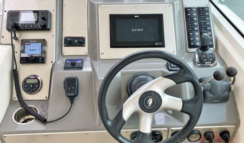 
								CRUISERS YACHTS SPORT COUPE 39 full									