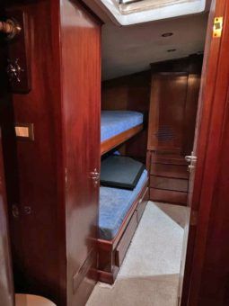 
										HATTERAS CONVERTIBLE 53 full									