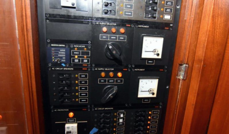 
								OYSTER DECK SALOON 80 full									