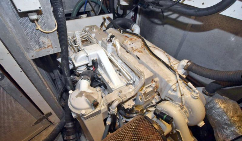 
								OYSTER DECK SALOON 80 full									