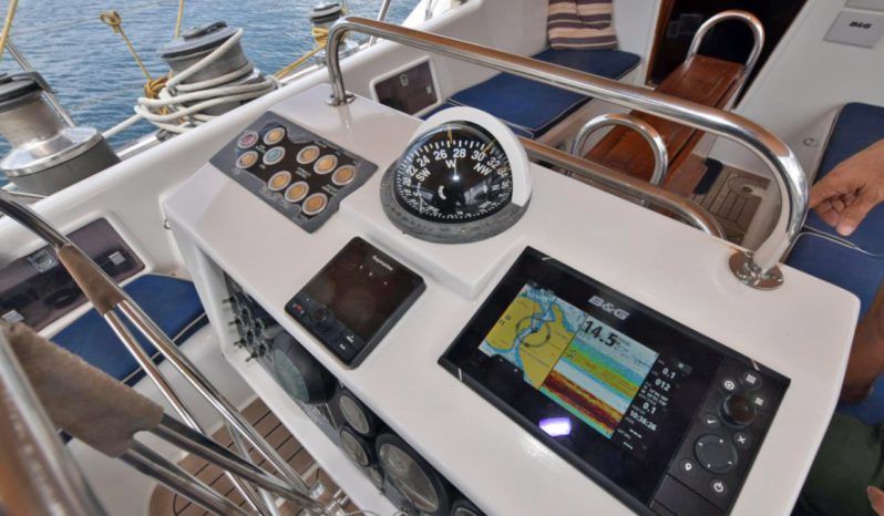 
								OYSTER DECK SALOON 80 full									