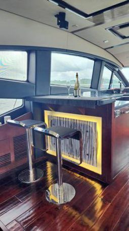 
										SEA RAY L650 FLY 65 full									