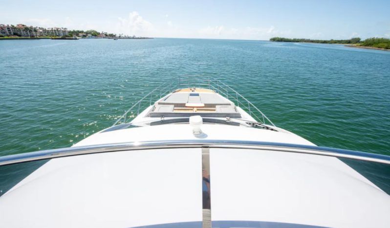 
								AZIMUT 66 full									