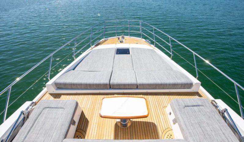 
								AZIMUT 66 full									