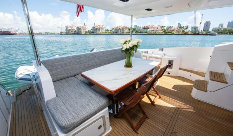 
								AZIMUT 66 full									