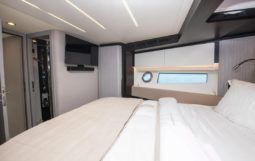 
										AZIMUT 66 full									