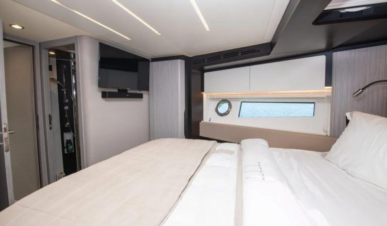 
								AZIMUT 66 full									