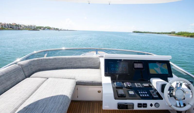
								AZIMUT 66 full									