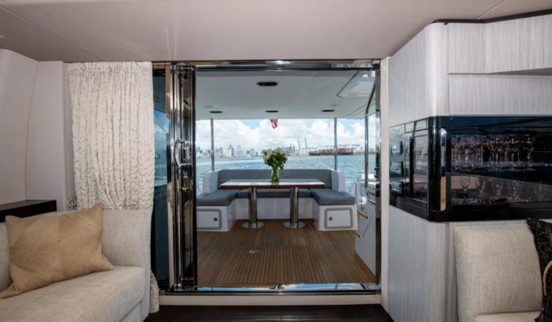 
								AZIMUT 66 full									